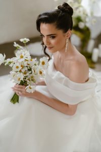 Bride with stunning natural complexion makeup by Sunshine Coast makeup artist Melita McDonnell