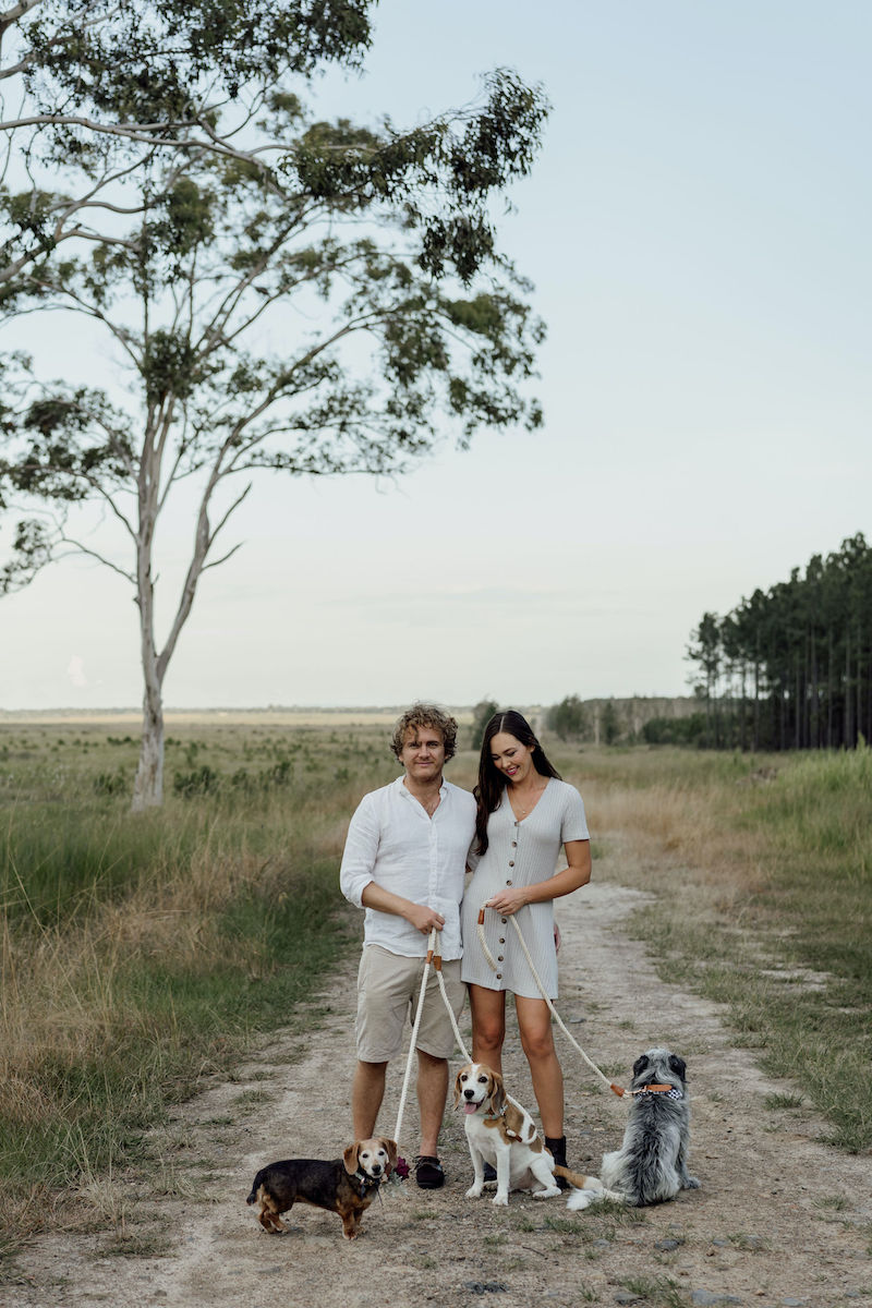 engagement shoot with dogs _ engagement shoot Sunshine Coast _ Emma Nayler Photographer