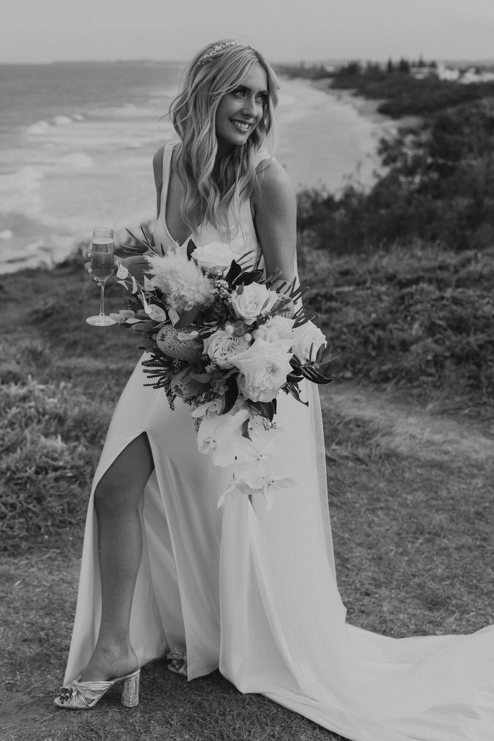 Bridal party photos Mooloolaba Beach _ The Bride's Tree