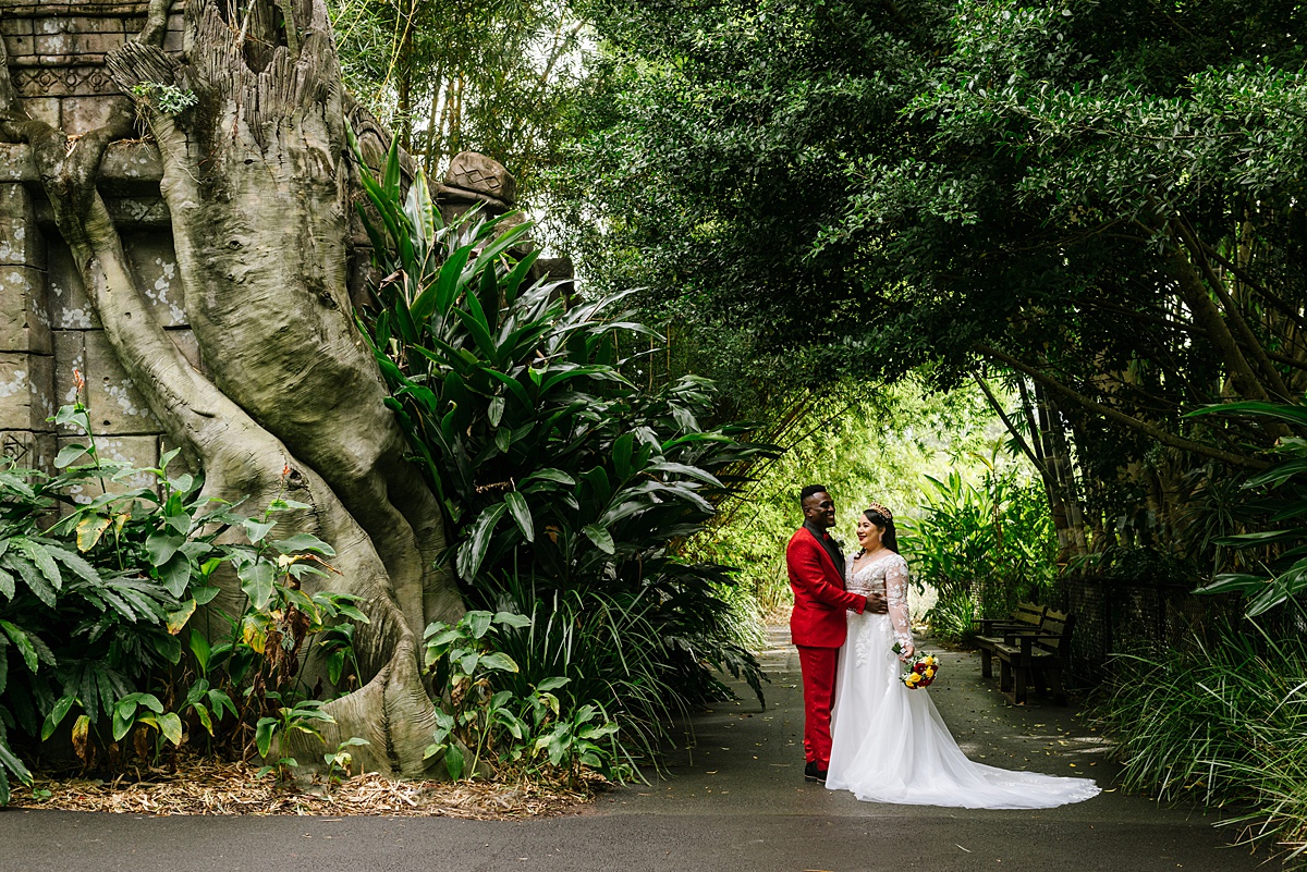 wedding at australia zoo _ animal lover wedding sunshine coast