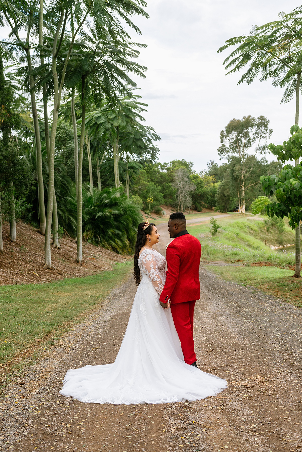 wedding at australia zoo _ animal lover wedding sunshine coast